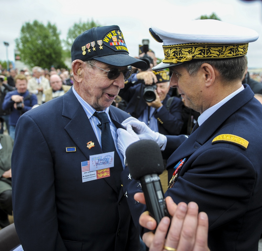 Veterans, service members honored in Carentan