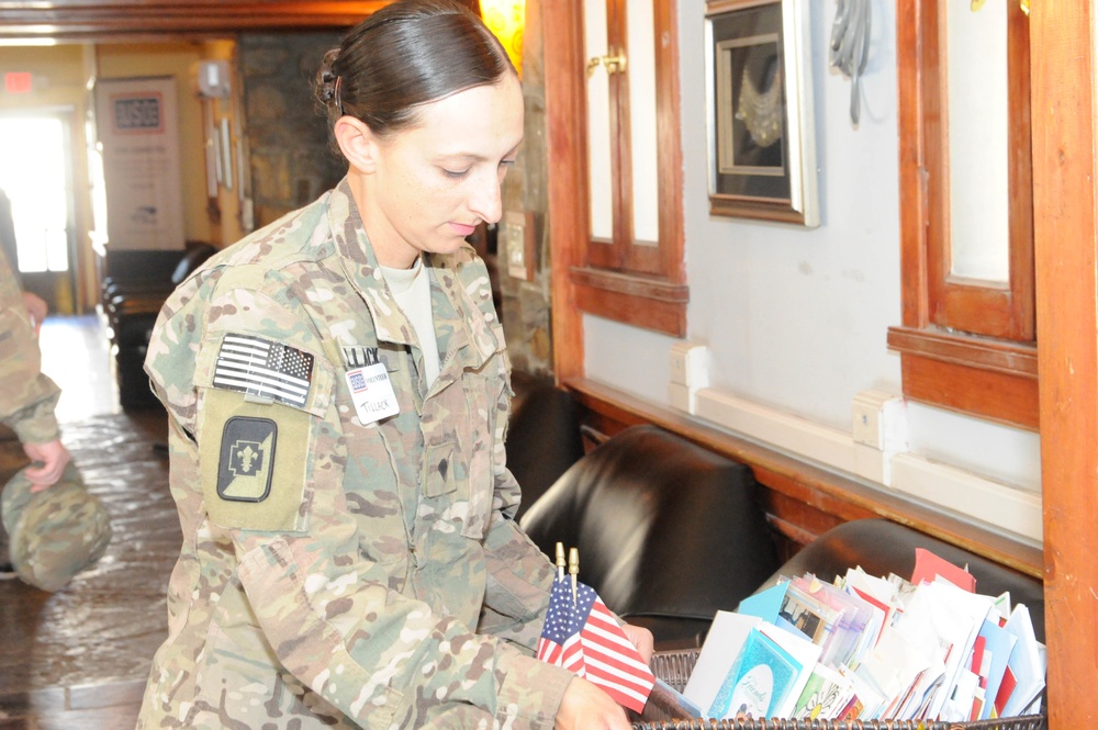 USO volunteer