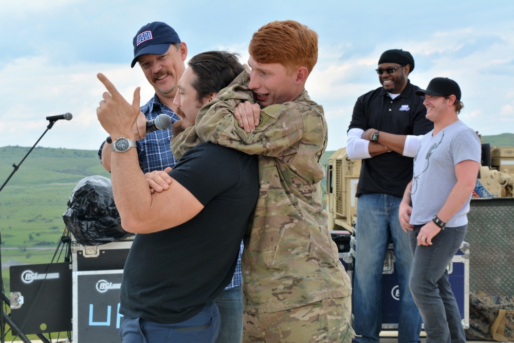 USO Visits Alabama Army National Guard at Cincu, Romania during Operation Resolute Castle