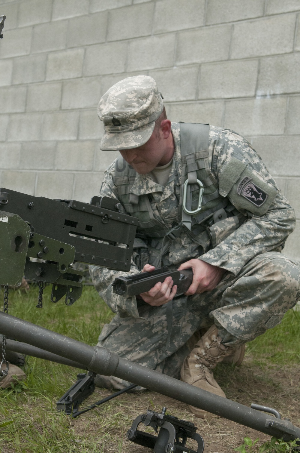 Soldier Reassembles .50 Caliber Machine Gun