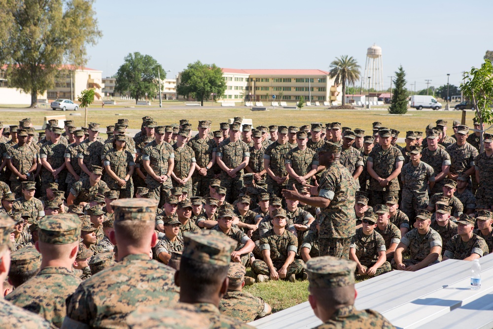 18th Sergeant Major of the Marine Corps, Ronald L. Green visits SPMAGTF-CR-AF Marines &amp; sailors