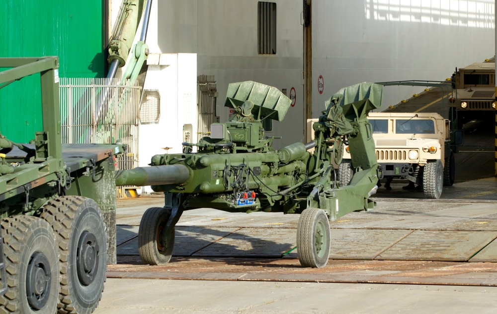 Marines move equipment to participate in Exercise Saber Strike 16