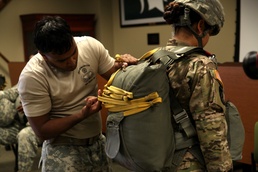 Paratrooper overcomes personal challenges, becomes 4th Military Information Support Group Jumpmaster of the Year