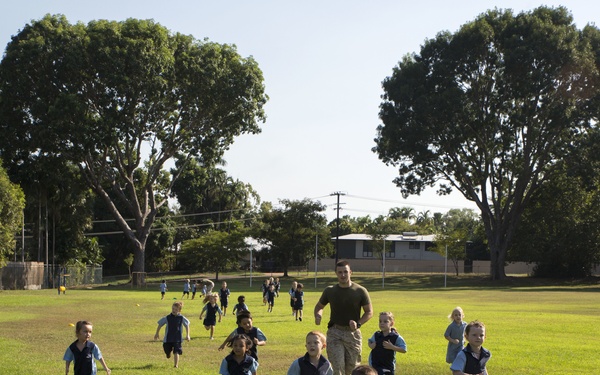 Marines volunteer at primary school