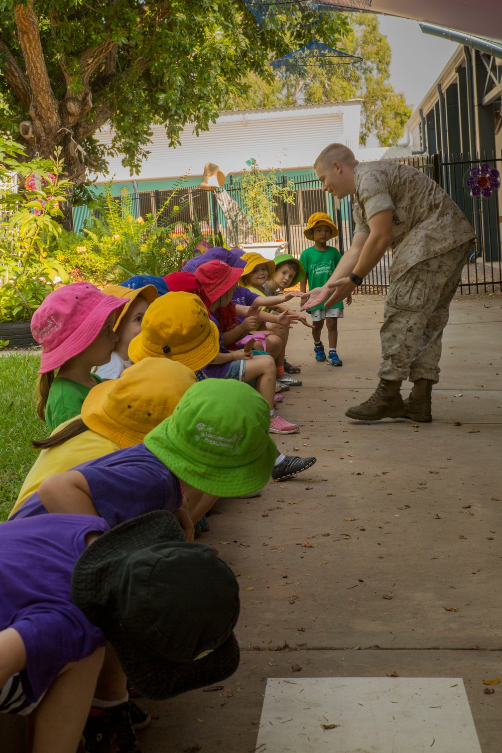 Marines volunteer at primary school