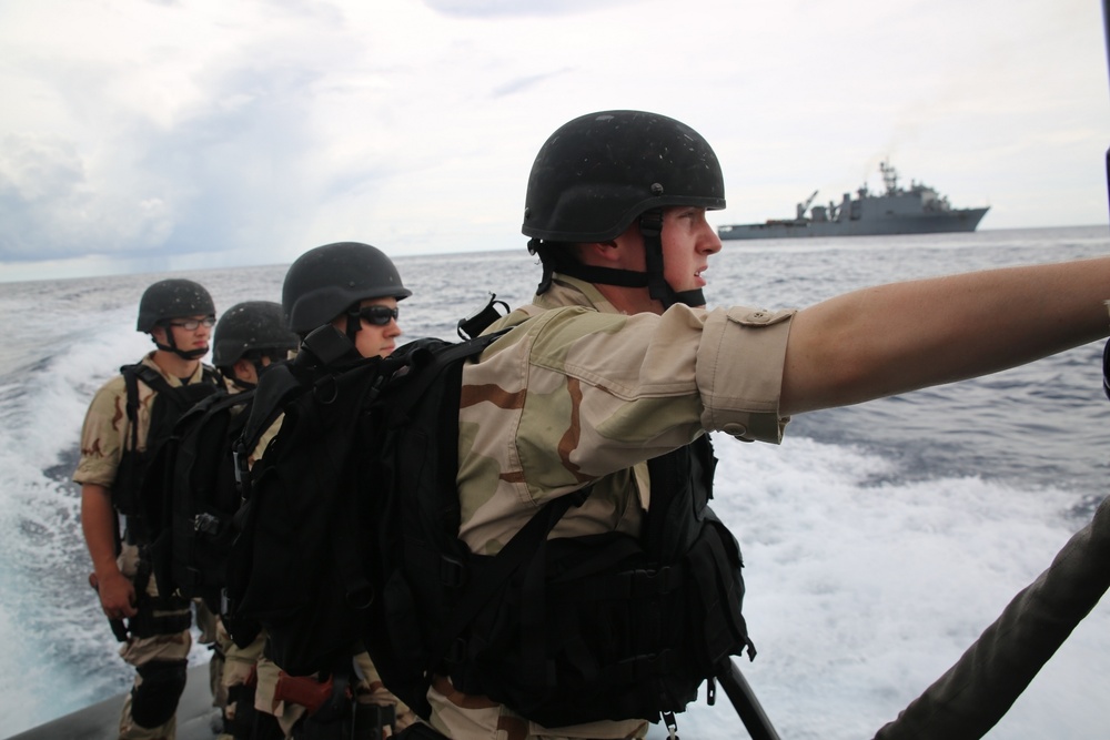 U.S. MARINES HIT MALAYSIA BEACHES FOR EXERCISE CARAT