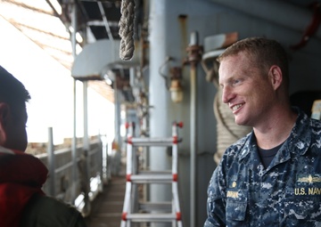 U.S. SAILORS AND MARINES TRAIN WITH PHILLIPINE MARINES CORPS