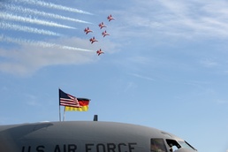 U.S. showcases aircraft in Berlin