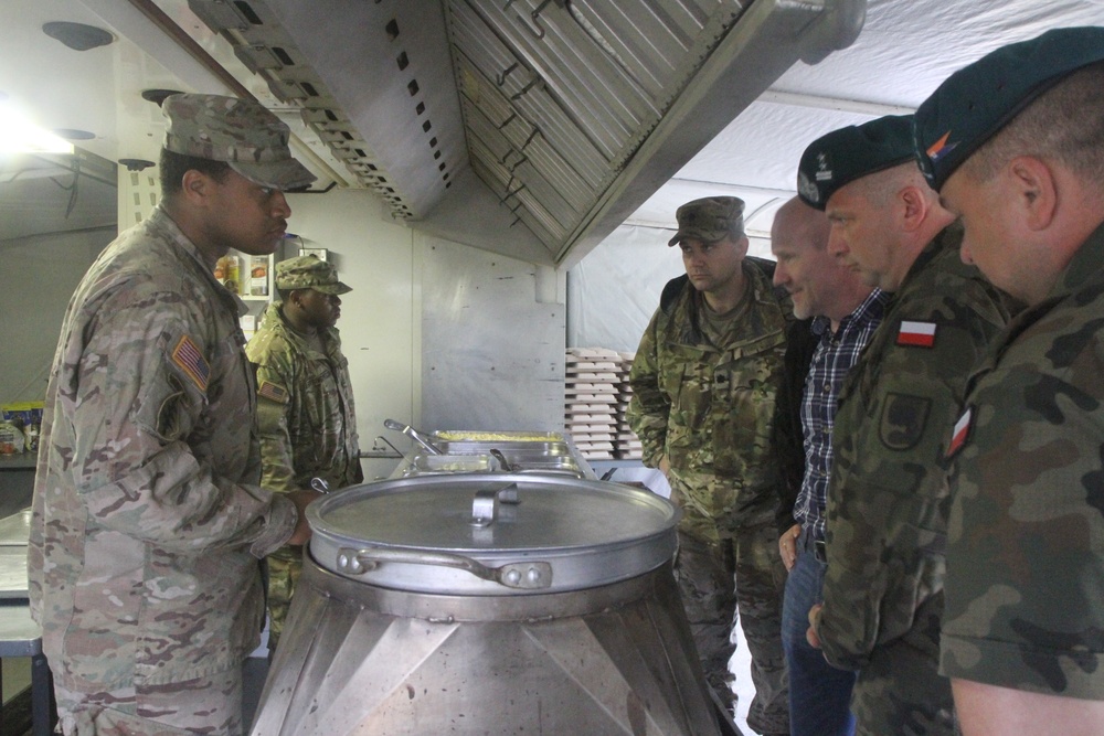 3BSB Demonstrates Field Feeding to Polish Allies