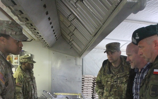 3BSB Demonstrates Field Feeding to Polish Allies