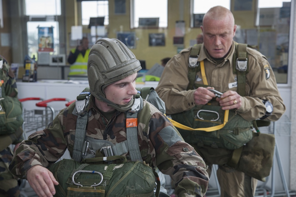 Round Canopy Parachute Team Normandy Jump