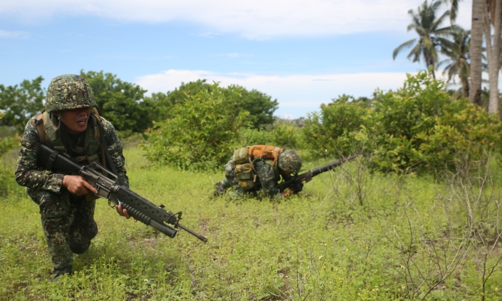 U.S. MARINES CONDUCT AMPHIBIOUS EXERCISE WITH PHILIPPINE MARINE CORPS