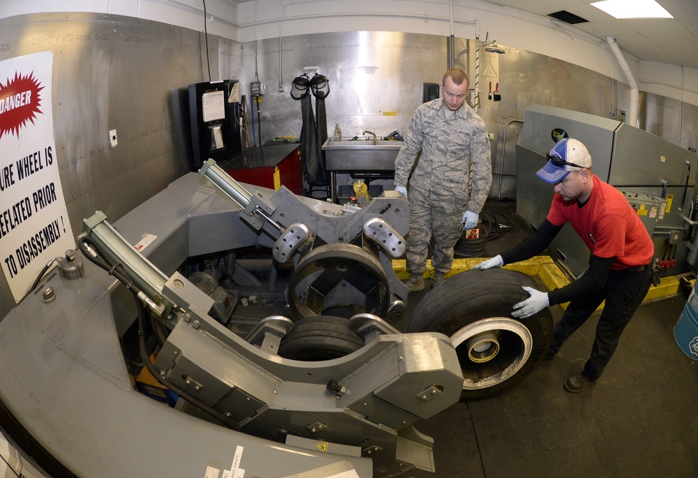 Wheel shop airmen create process improvement for F-35 tire change