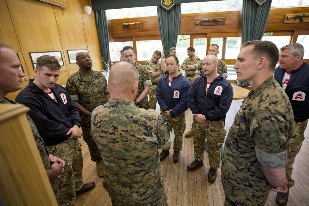 CMC Visits the Commando Training Center Royal Marines