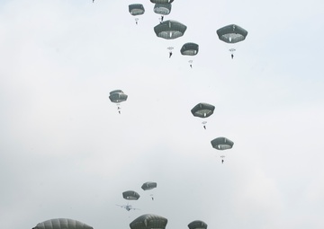 72nd D-Day commemoration jump into Normandy