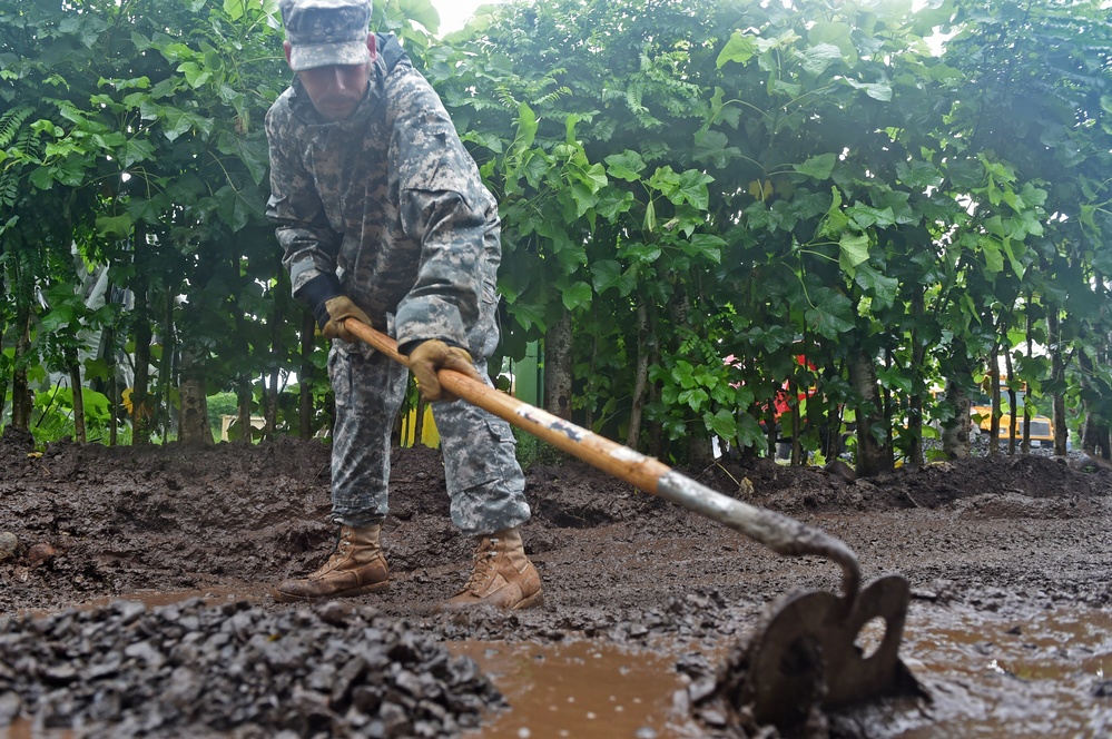Soldiers make path to education for Catarina residents