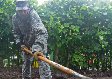 Soldiers make path to education for Catarina residents