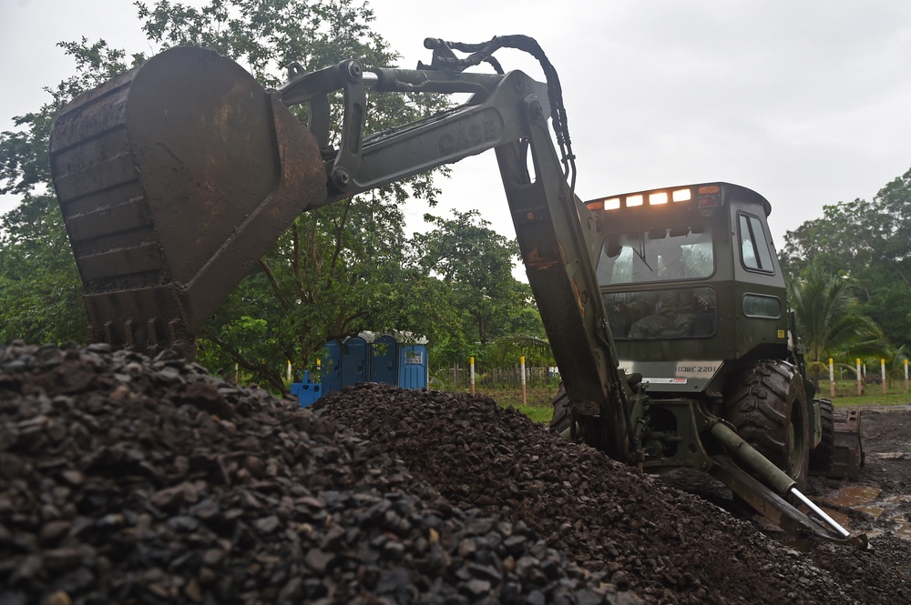 Soldiers make path to education for Catarina residents