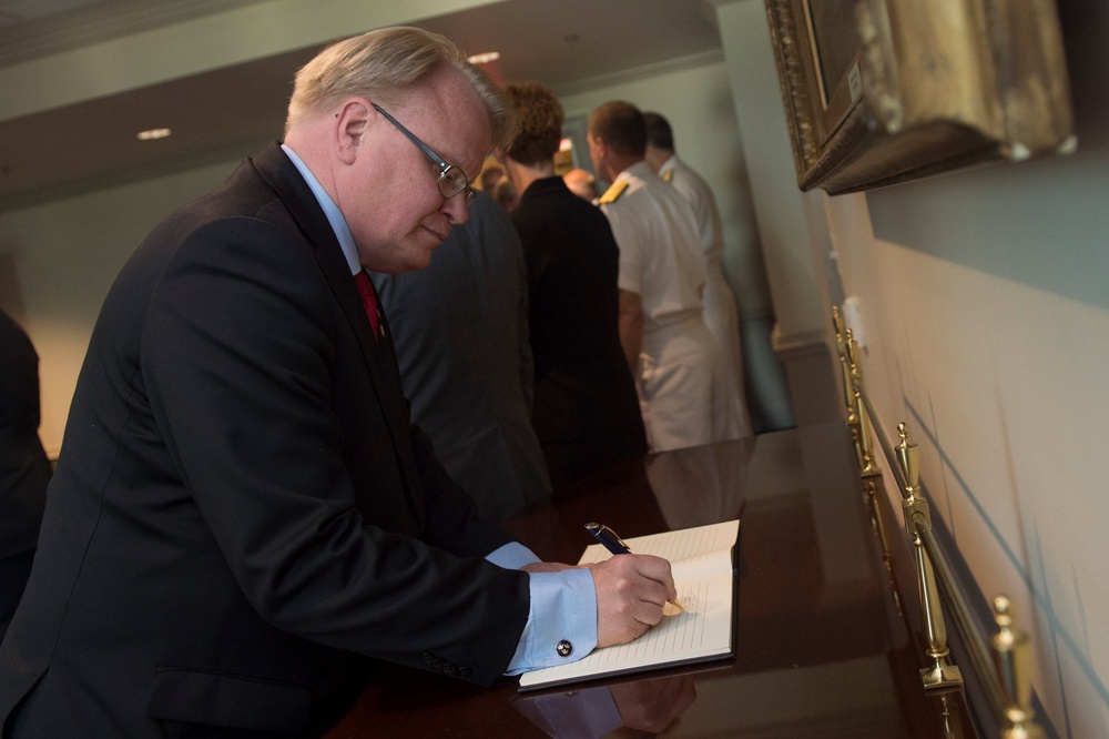 SD and DSD meet with Swedish MoD