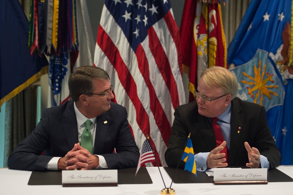 SD and DSD meet with Swedish MoD