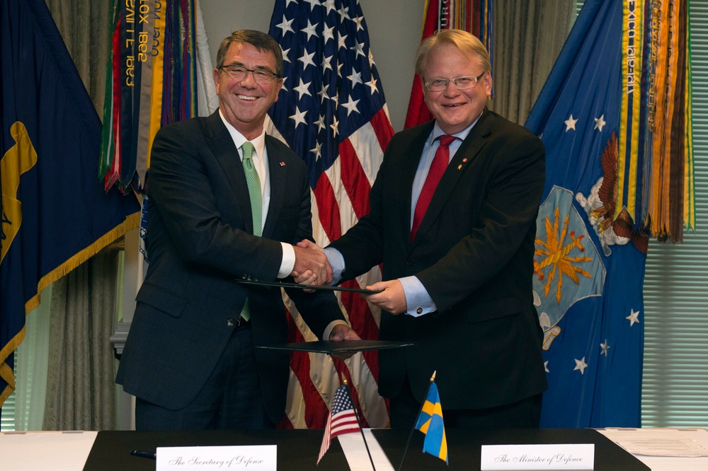 SD and DSD meet with Swedish MoD
