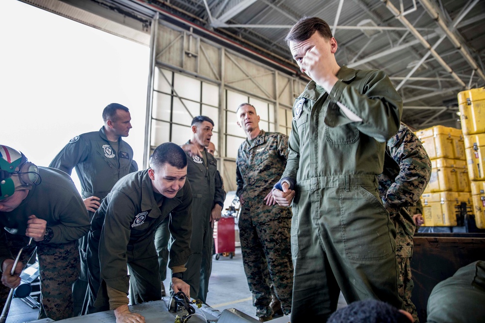 DVIDS - Images - 2nd MAW Commanding General Visits MCAS Beaufort [Image ...