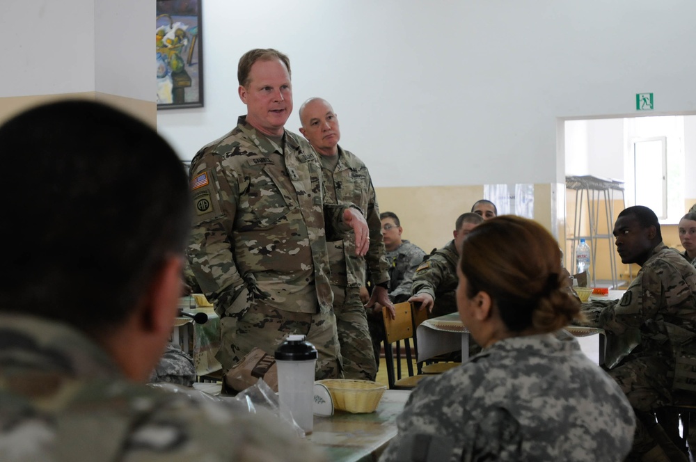 USAR Soldiers visited by 21st TSC MG