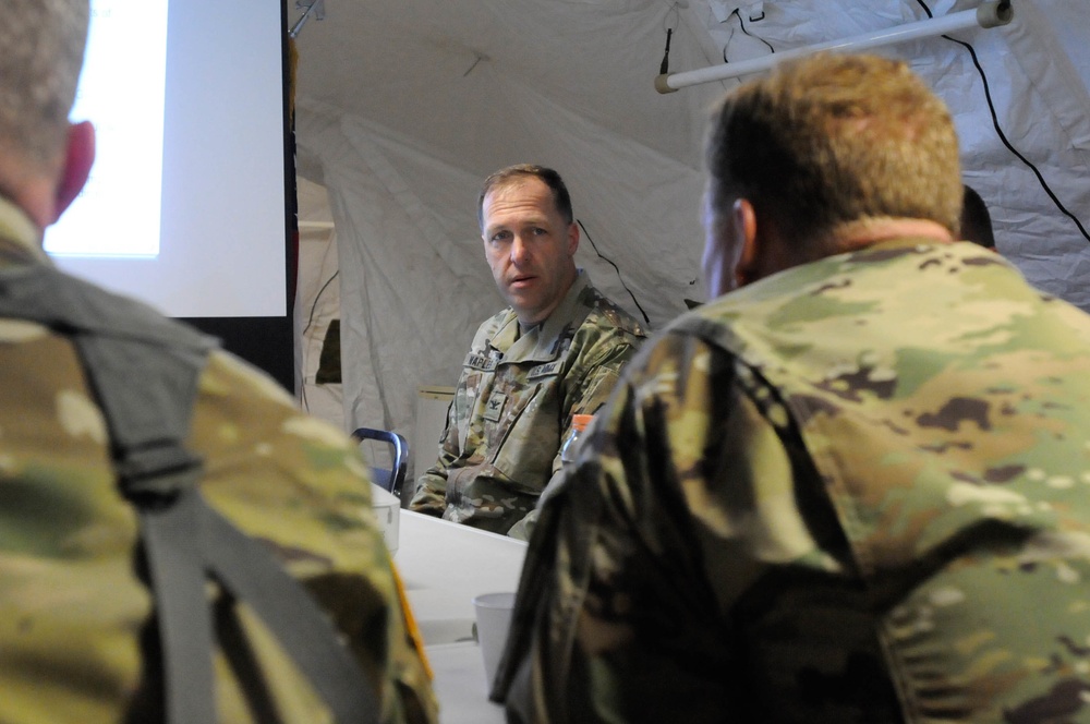 USAR Soldiers visited by 21st TSC MG