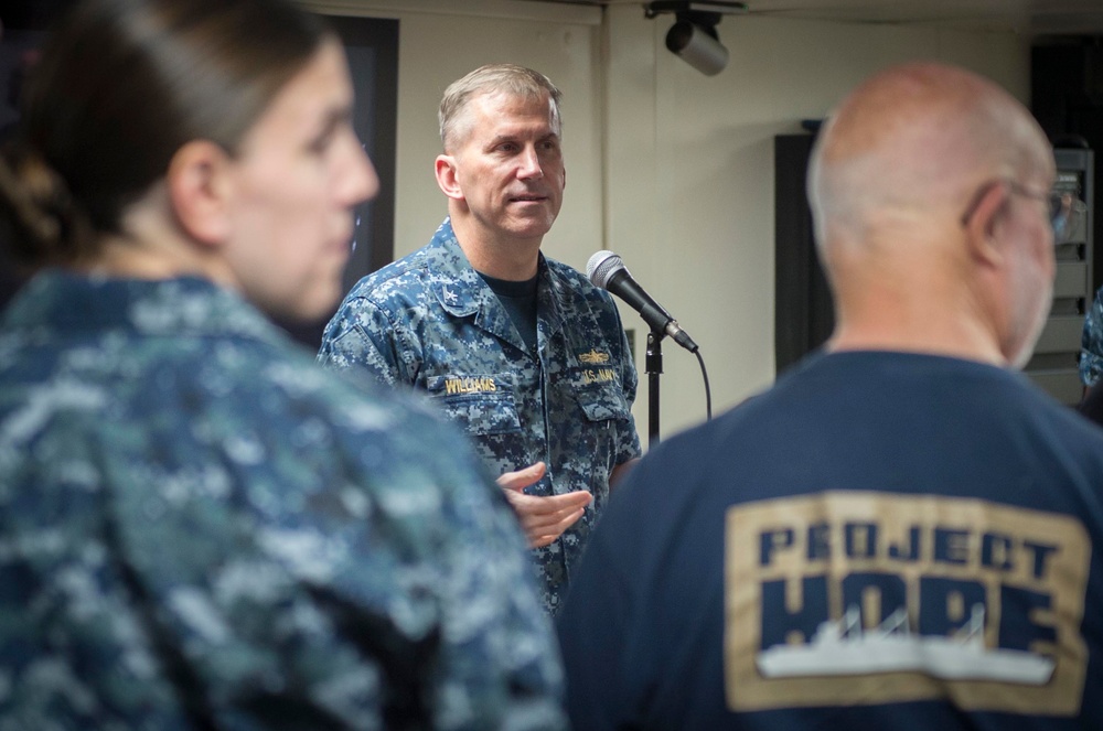 USNS Mercy (T-AH 19)