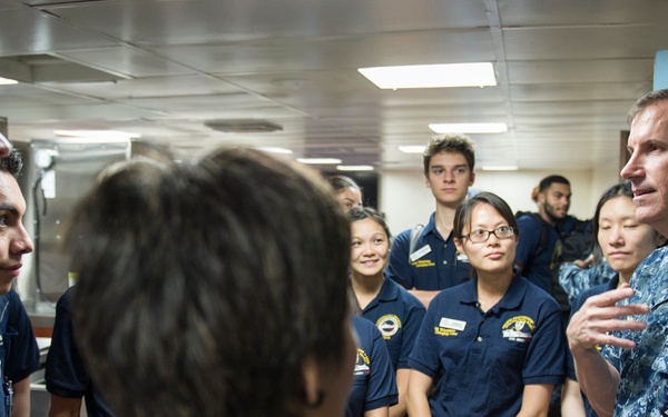 USNS Mercy (T-AH 19)