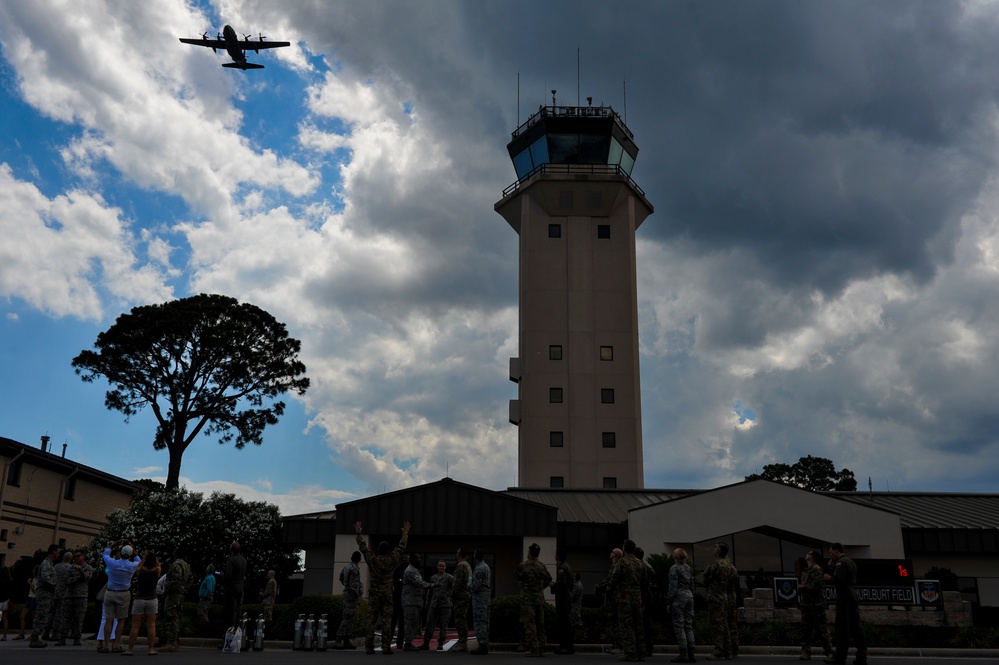 Farrell's final flight as 1 SOW commander