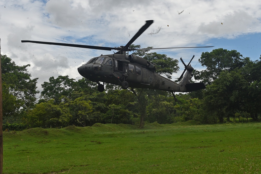 Generals Klemmer and Wong visit Task Force Red Wolf members