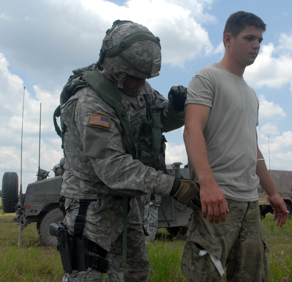 155th MPs Conduct Detainee Training