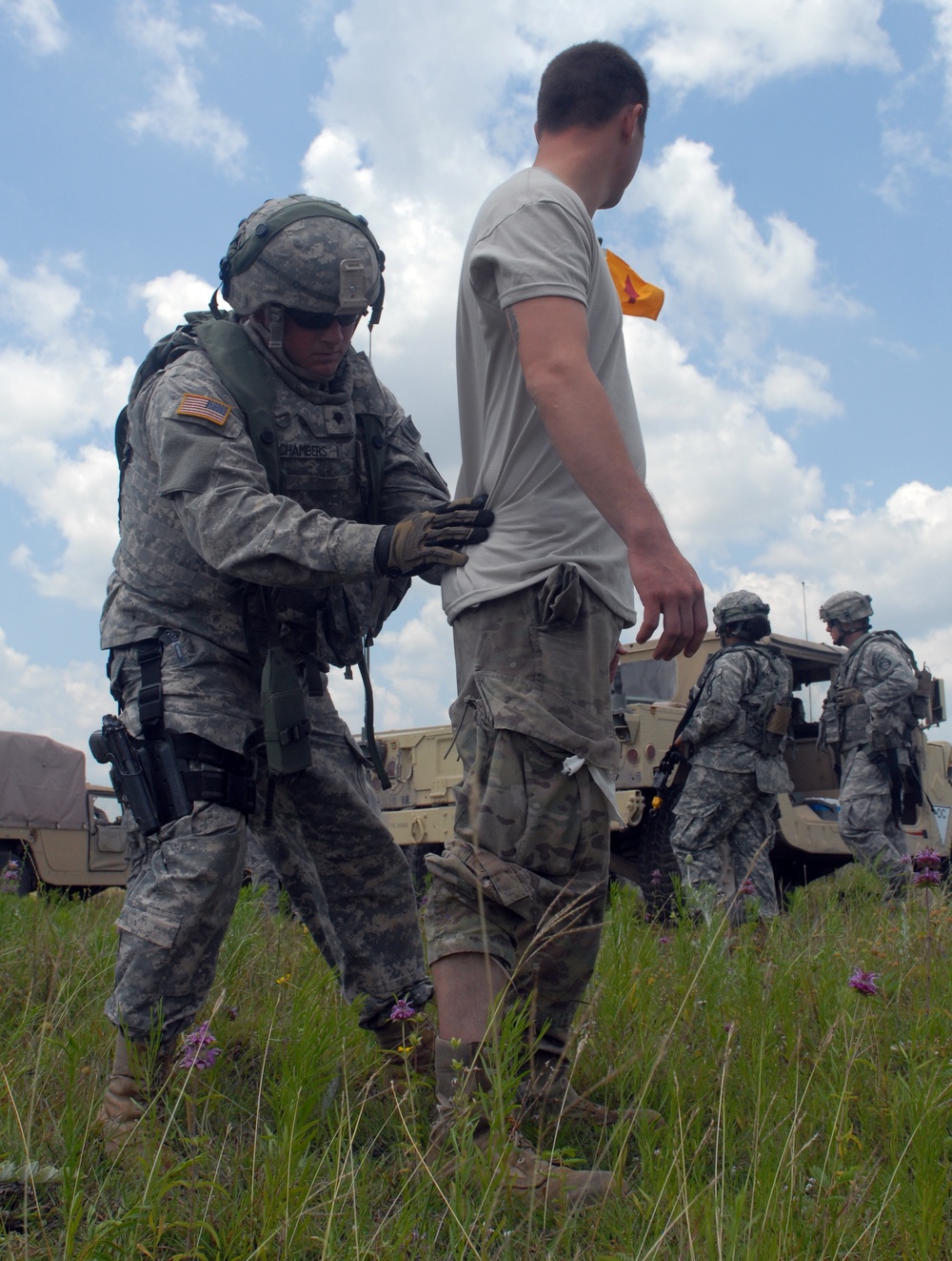 155th MPs Conduct Detainee Training