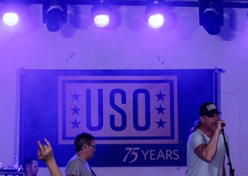 Trace Adkins Performs for Deployed Servicemembers
