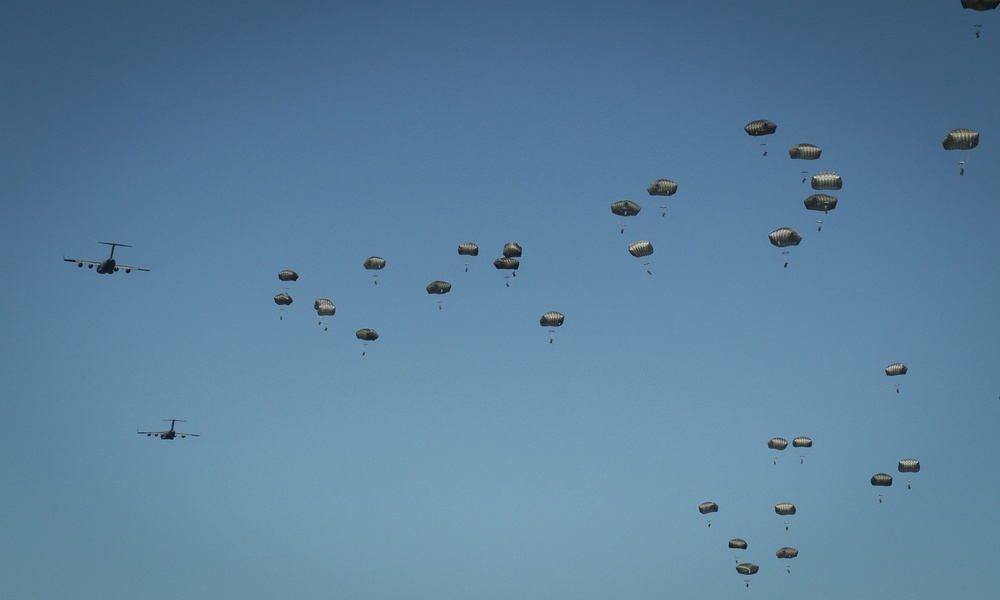 1 BCT Conducts Airborne Operations in Poland