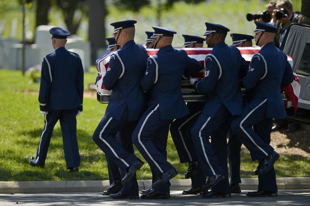 Air Force honors Tuskegee Airman at Arlington National Cemetery