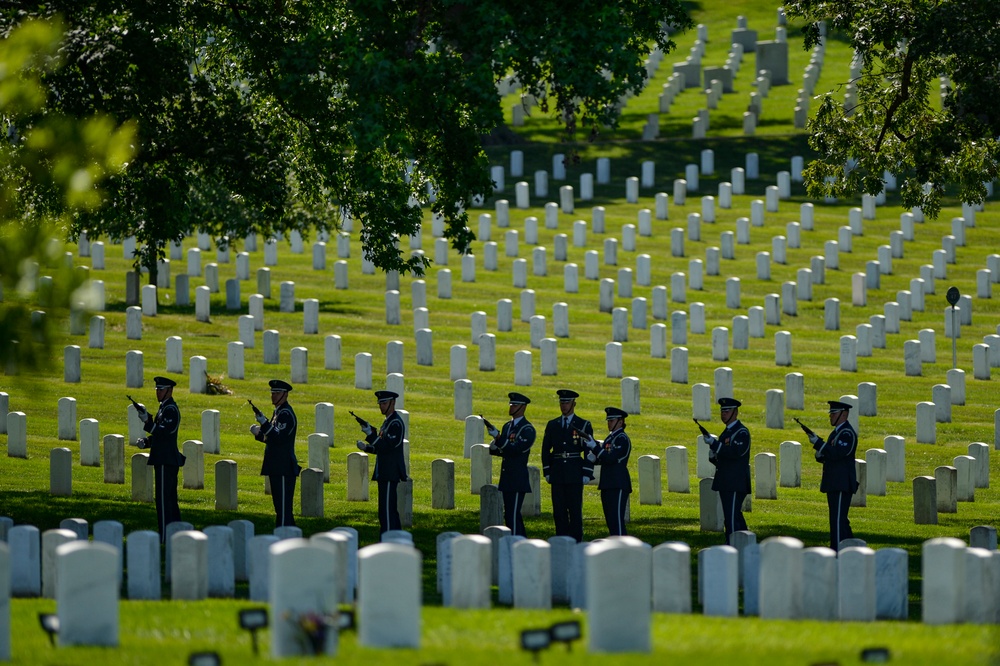 Air Force honors Tuskegee Airman at Arlington National Cemetery