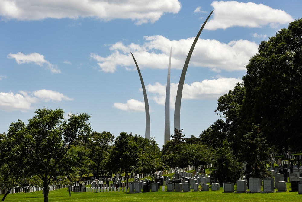 Air Force honors Tuskegee Airman at Arlington National Cemetery
