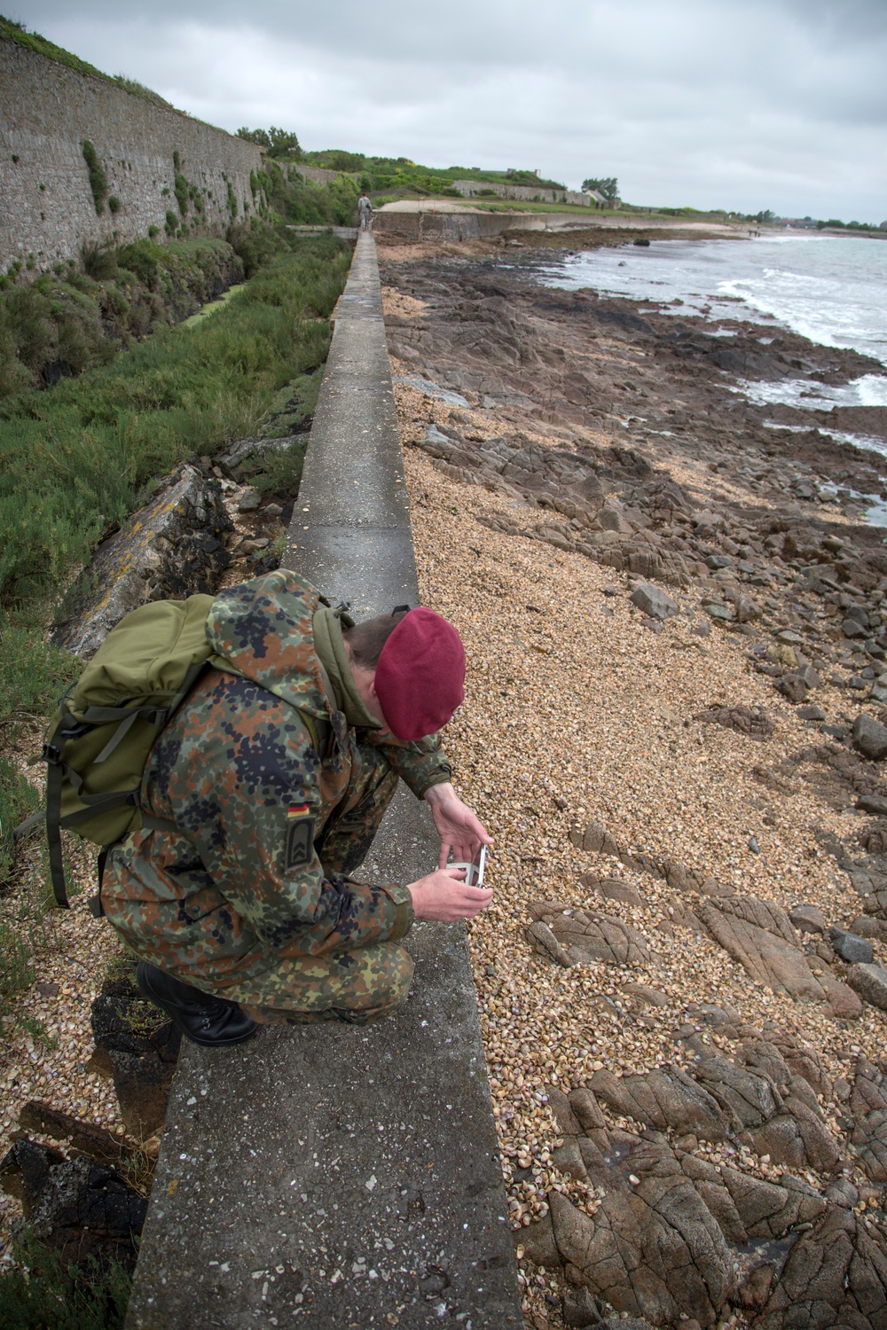 U.S. Army and German paratroopers visit Fort de la Hogue together