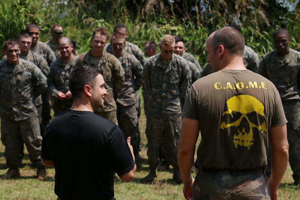 3-7 Inf attend French Jungle Warfare School