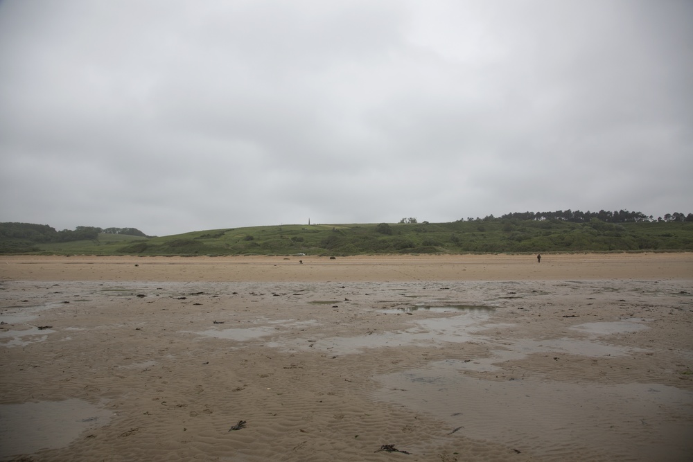 U.S. Army and German paratroopers visit Omaha Beach together