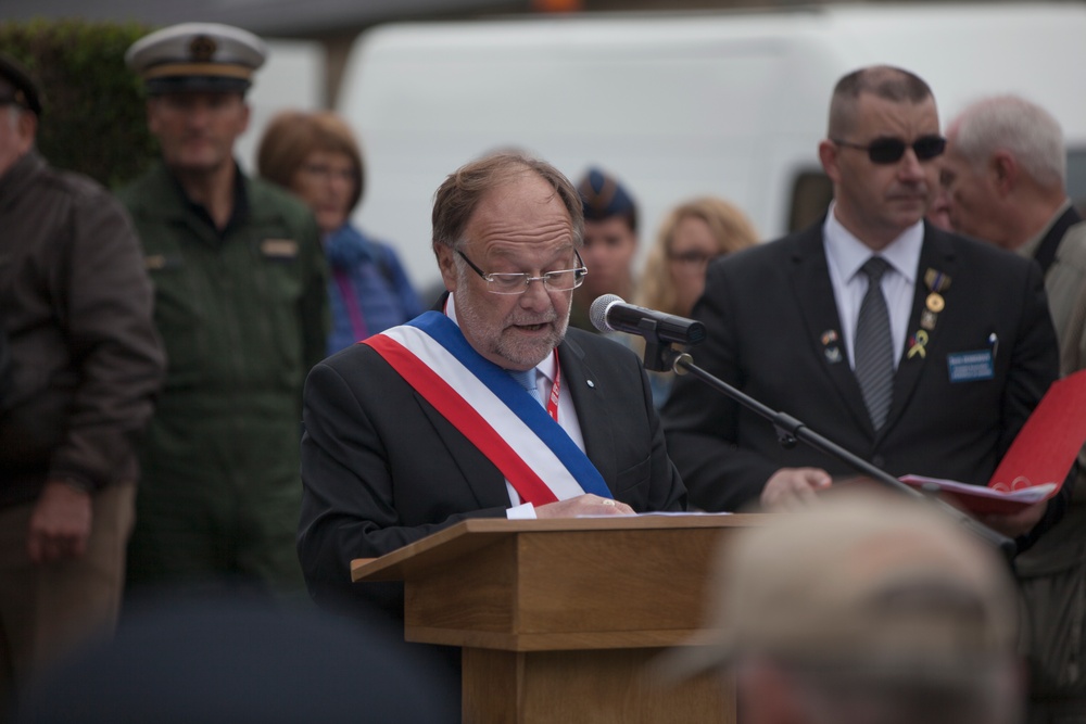 German Soldiers participate in a joint ceremony with U.S. Soldiers in Picauville, France