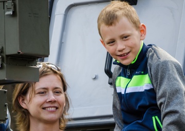 Exercise Anakonda 2016 - Admirable Friendships Between Soldiers and Citizens