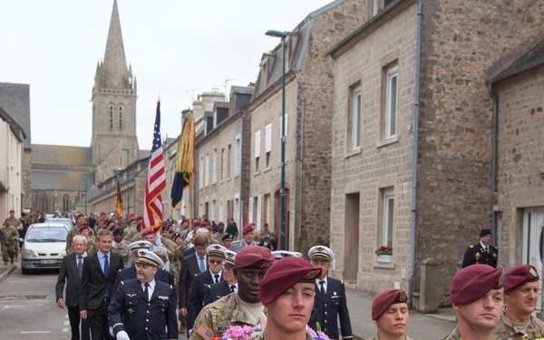 German Soldiers participate in a joint ceremony with U.S. Soldiers