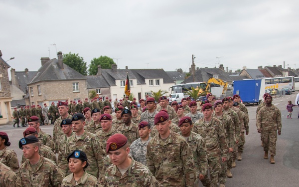 German Soldiers participate in a joint ceremony with U.S. Soldiers