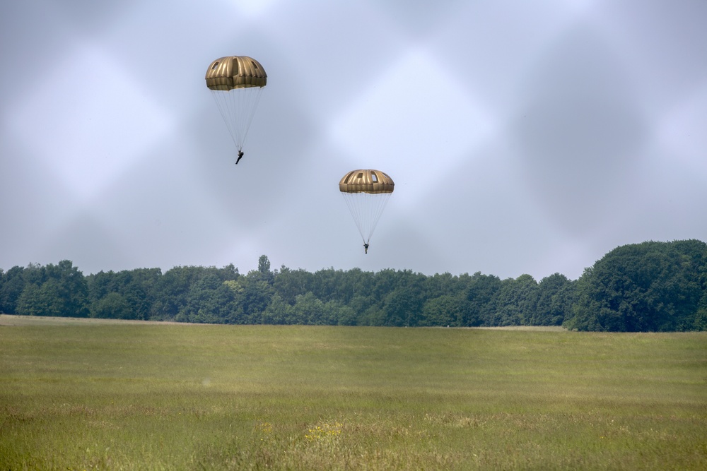 U.S. Army and Dutch paratroopers conduct jump training from a Skyvan