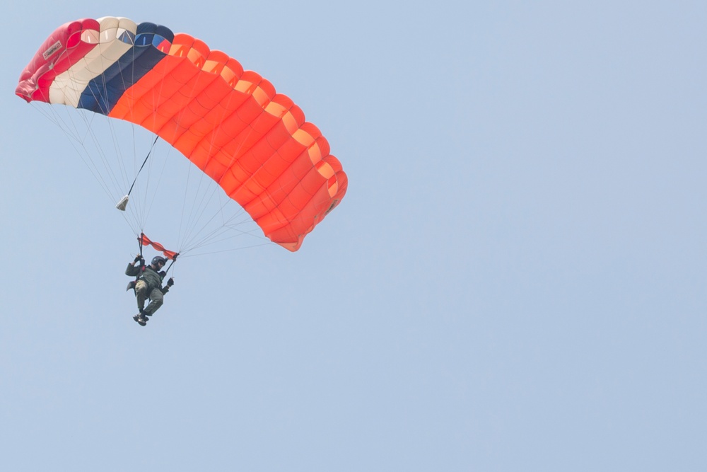Dutch jumpmasters conduct a freefall from a Skyvan