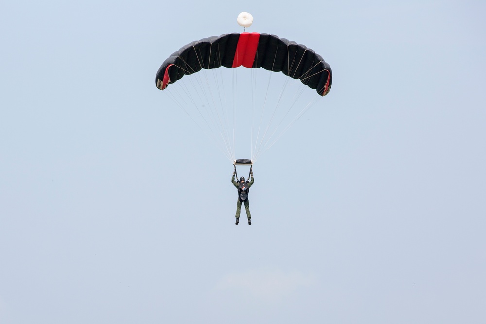 Dutch jumpmasters conduct a freefall from a Skyvan