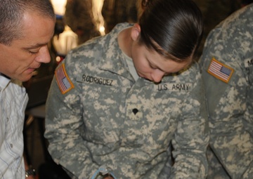 Army Reserve Soldiers learn advanced resuscitation techniques from CALSTAR Volunteers